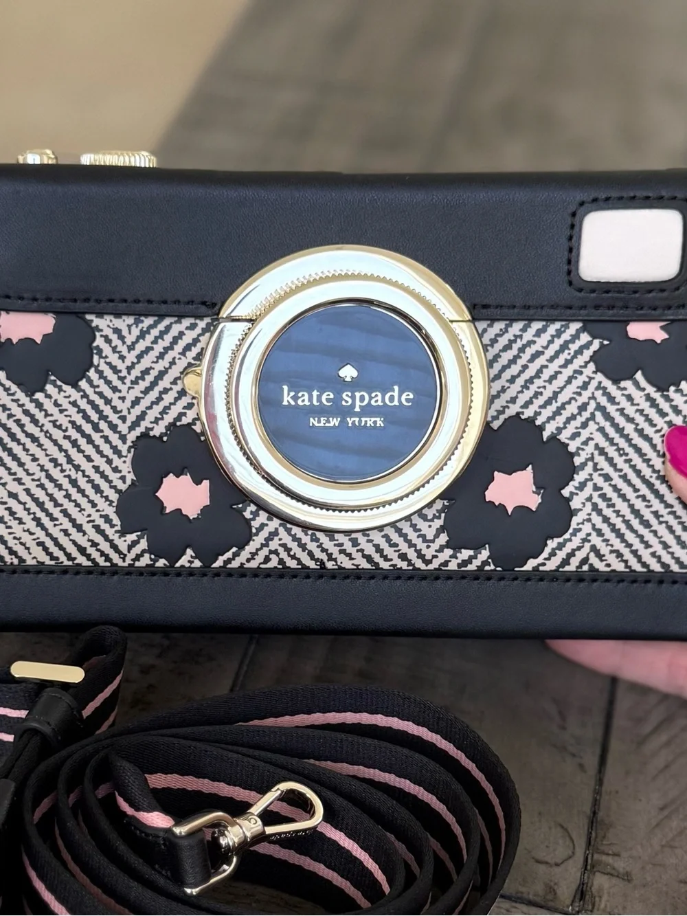 NWT Kate Spade Oh Snap 3D Camera Bag Crossbody – Black Multi